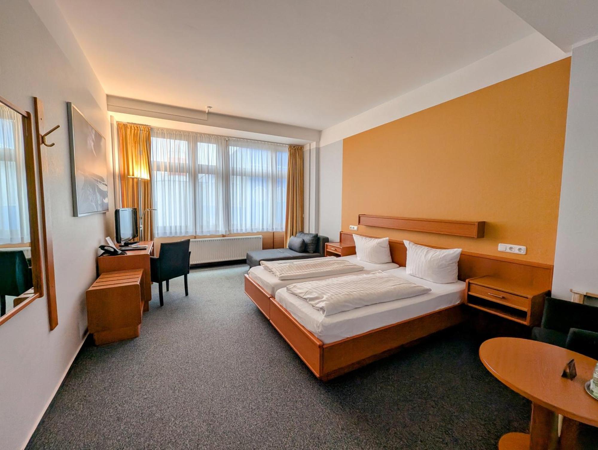 Dlrg Tagungszentrum Hotel Delphin バート・ネンドルフ エクステリア 写真